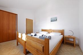 Mari - Whole Island for you - H