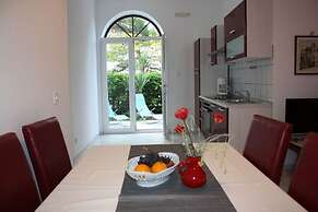 Niko - With Pool - A1