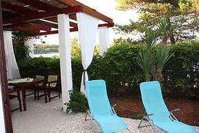 Niko - With Pool - A1