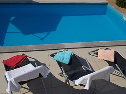 Markle - Swimming Pool and Sunbeds - A2