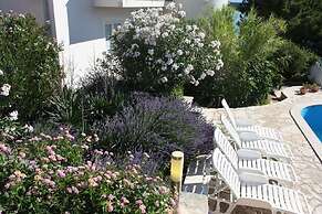 Niko - With Pool - A2