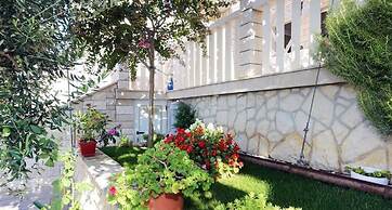 Neve - 100 m From Pebble Beach - A3