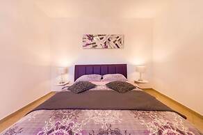 Luxury Villa With Pool - H