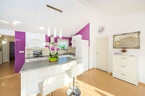 Luxury Villa With Pool - H