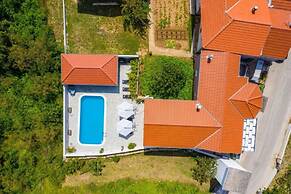 Luxury Villa With Pool - H