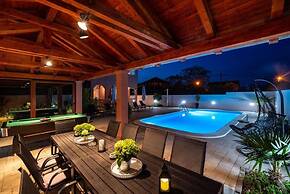 Luxury Villa With Pool - H