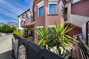 Luxury Villa With Pool - H