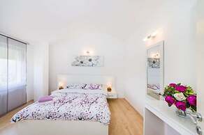 Luxury Villa With Pool - H