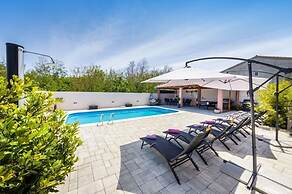 Luxury Villa With Pool - H