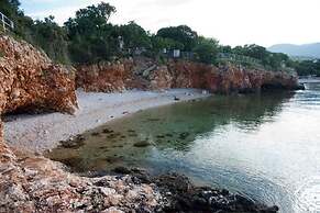 Luka - Free Parking - A3