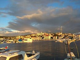 Zeljko - With Garden - SA2