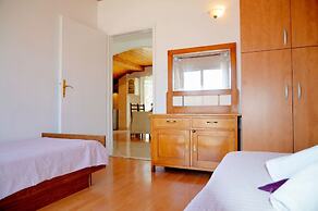 Mira - Apartment With 2 Parking Places - A1