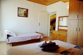 Mira - Apartment With 2 Parking Places - A1