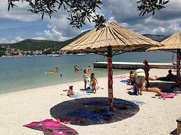 Mira - Apartment With 2 Parking Places - A1