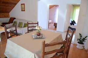 Mira - Apartment With 2 Parking Places - A1