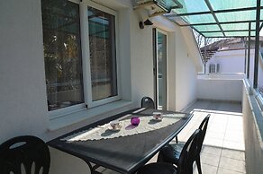 Mira - Apartment With 2 Parking Places - A1