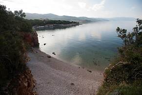 Luka - Free Parking - A1