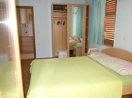 Luka - Free Parking - A1