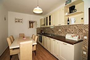 Martina - Large and Comfortable Apartments - A1 Julia