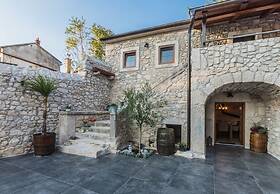 Leonarda - Luxury Stone House - H