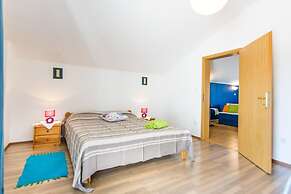 Višnja - Free Parking - B2