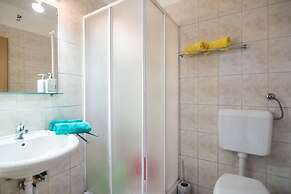 Višnja - Free Parking - B2