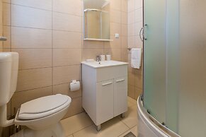 Tomica - Open Pool - A2 Mali