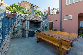 Tomica - Open Pool - A2 Mali