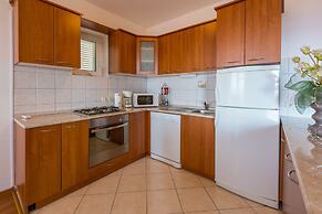 Tomica - Open Pool - A2 Mali