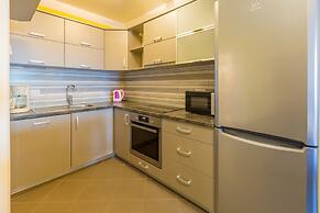 Tomica - Open Pool - A2 Mali