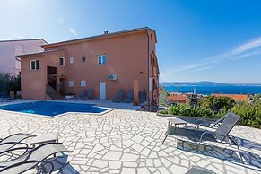 Tomica - Open Pool - A2 Mali