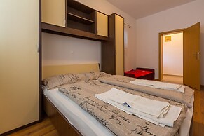 Tomica - Open Pool - A2 Mali