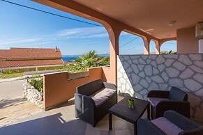 Tomica - Open Pool - A2 Mali