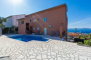 Tomica - Open Pool - A2 Mali