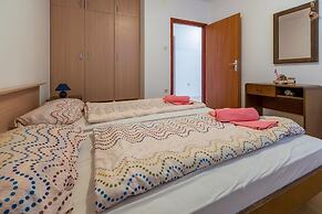 Tomica - Open Pool - A2 Mali