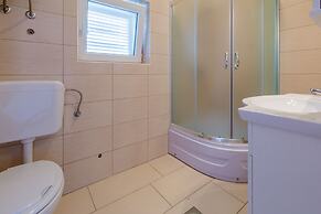 Tomica - Open Pool - A2 Mali