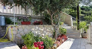 Neve - 100 m From Pebble Beach - A4