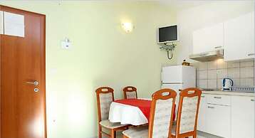 Neve - 100 m From Pebble Beach - A4