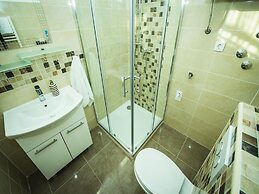 Mar - With View - Sa3-red