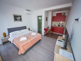 Mar - With View - Sa3-red