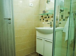 Mar - With View - Sa3-red