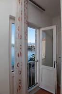 Tereza - in Center - A1