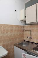 Tereza - in Center - A1