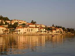 Tereza - in Center - A1