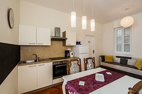 Sedam Bisera 11 - Charming & in Center - A2