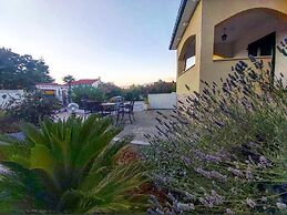 Marina - 50m From the Beach - A2