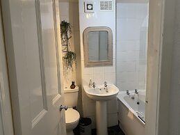 Captivating Apartment in Glasgow Westend, uk