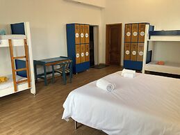 FreeSurfCamp & Hostel