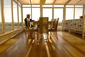 FreeSurfCamp & Hostel