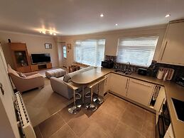 The Mumbles - Bungalow - 2 Bedrooms - Pet Friendly